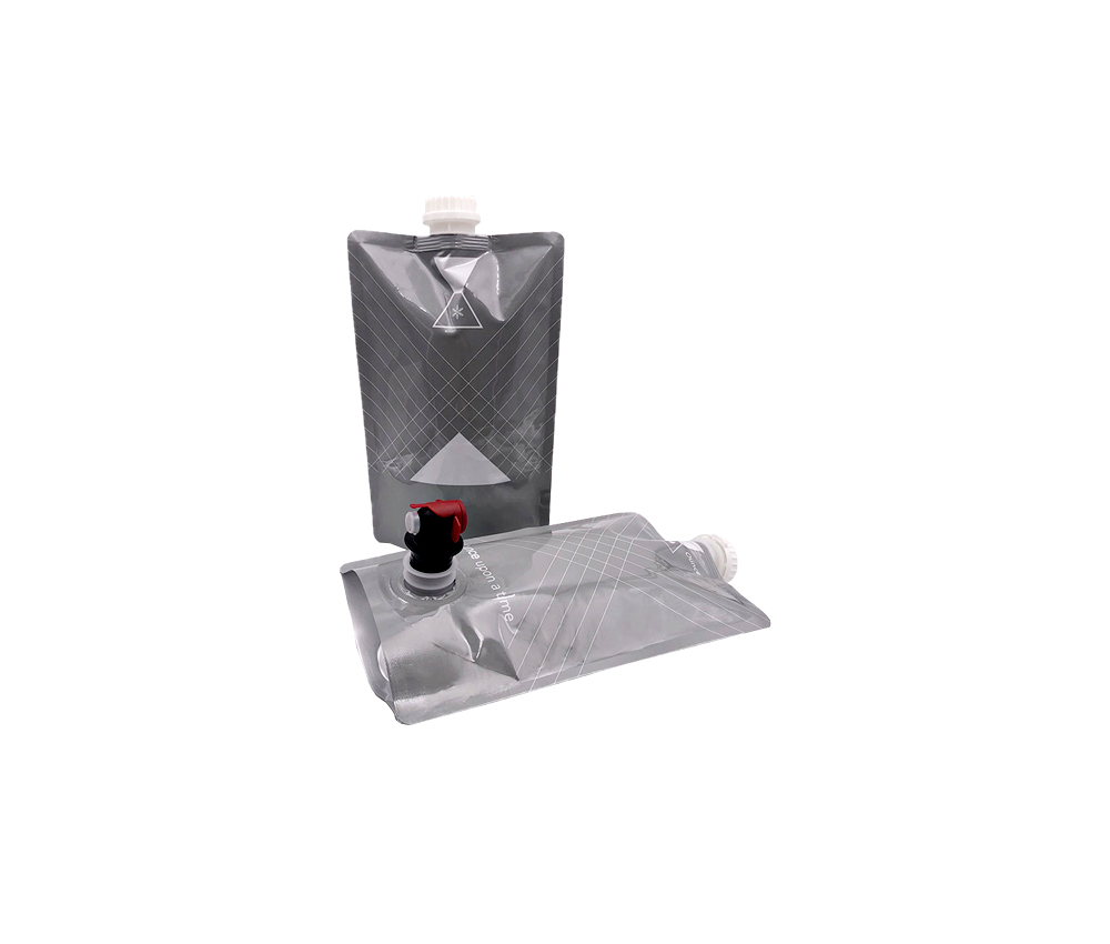 Rice brick vacuum bags have improved the quality of rice.vacuum zipper bags company